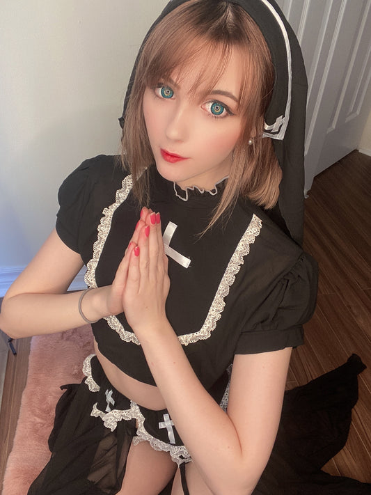 nun cosplay selfies