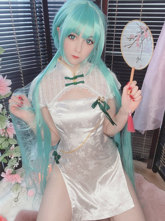 Hatsune miku Myethos Shaohua selfies